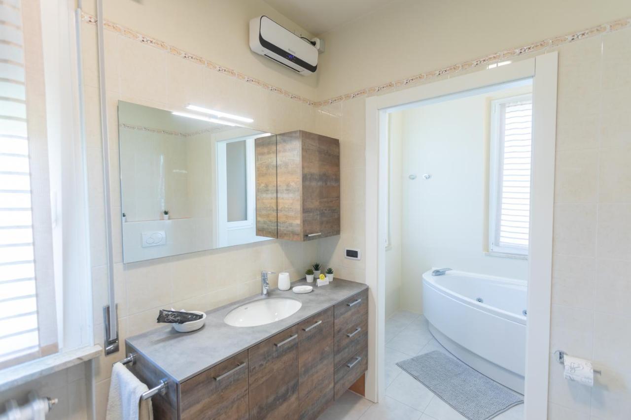 Villa Moiacchina Luxury Home Bevera  Εξωτερικό φωτογραφία